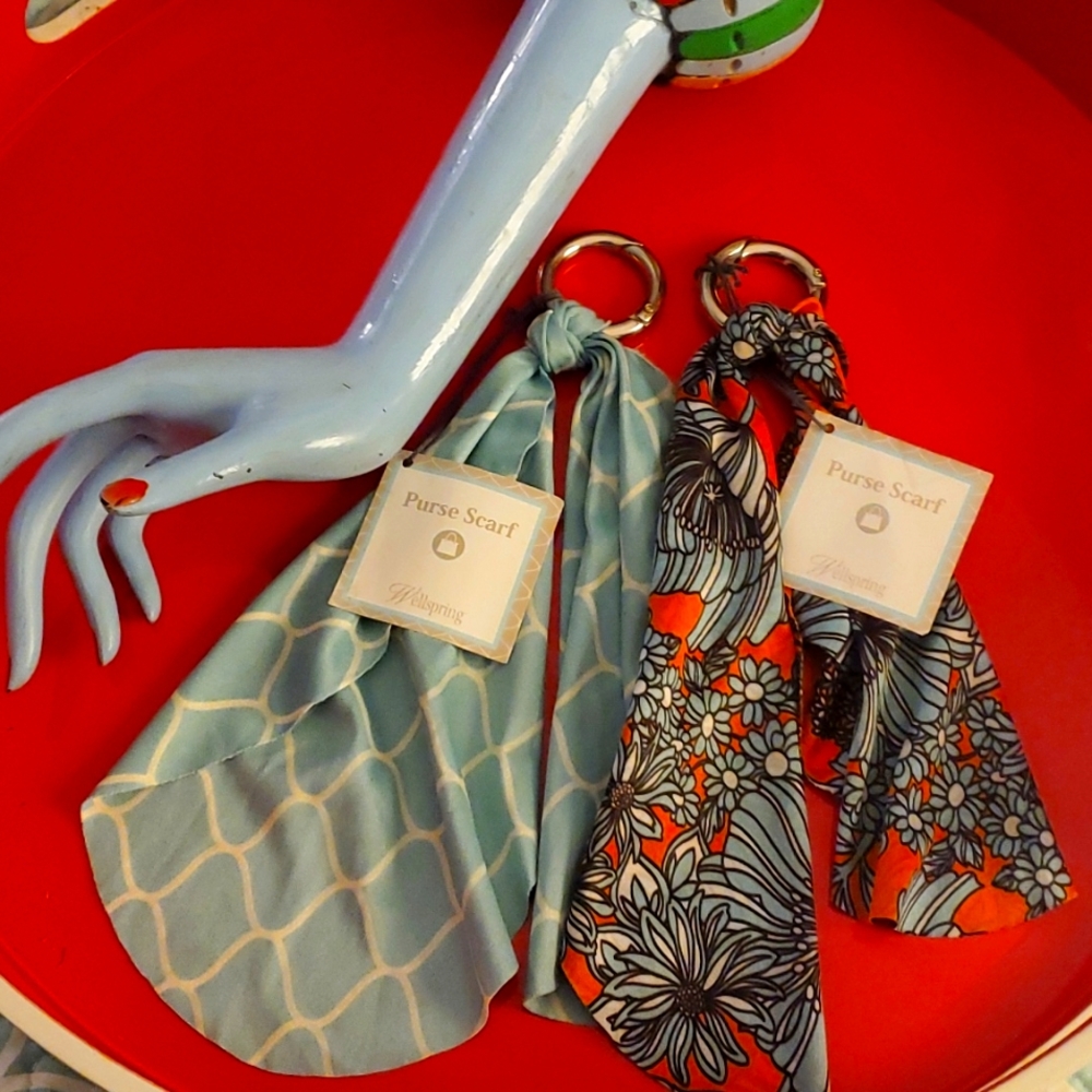 Set of 2 purse scarfs